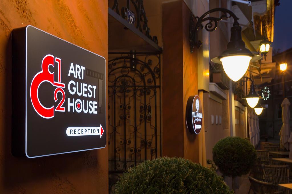 8 1/2 Art Guest House Plovdiv Bagian luar foto